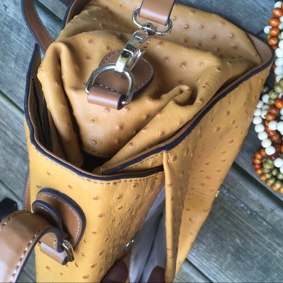 Rowallan Peach Yellow Tan 3 Section Lthr Shldr Bag - Picture 4 of 8